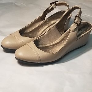 Women's Life Stride Jean Patent Leather Wedge Pump